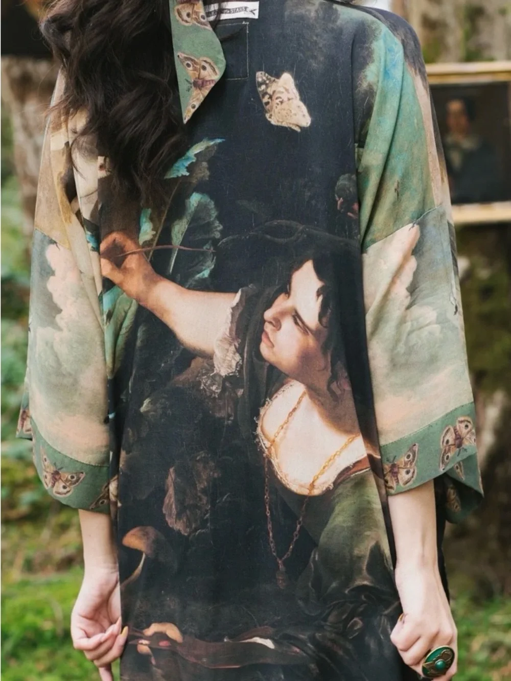 Market of Stars Heartwork Mid-length Green & Black Floral Kimono Robe - Picture 3 of 6